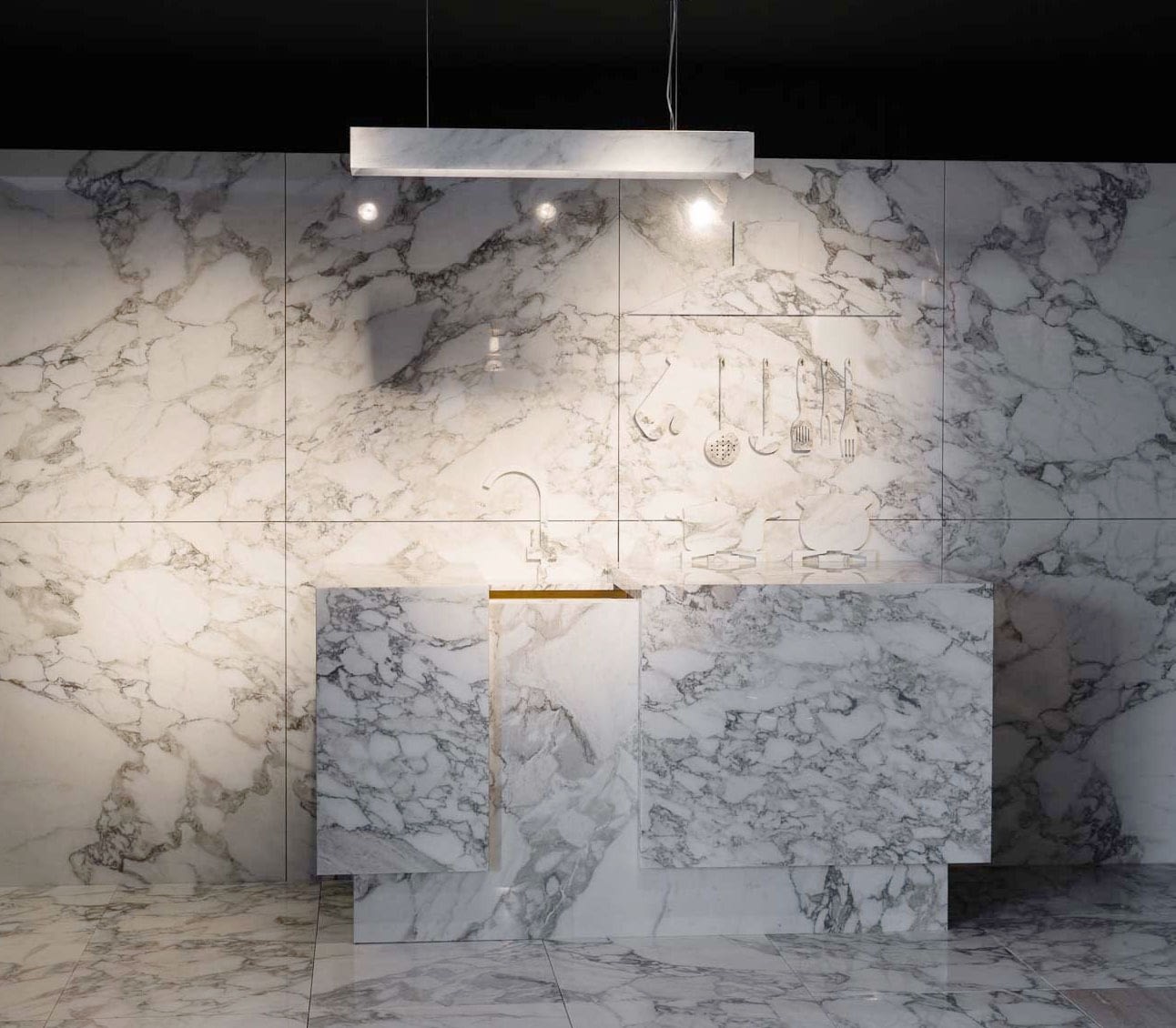 white arabescato marble kitchen